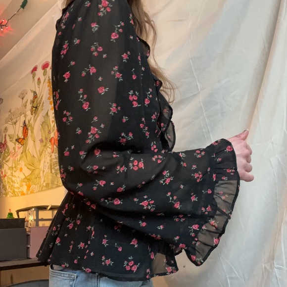 H&M Black Ruffle Top - Picture 2 of 8